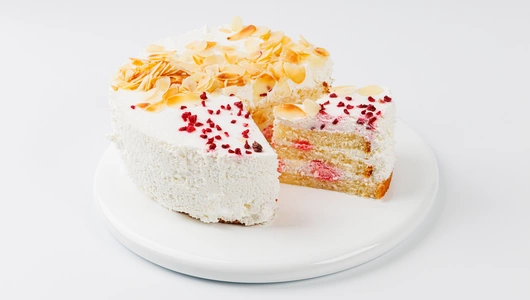 Торт "Сметанный" с малиной Торт "Сметанный" с малиной