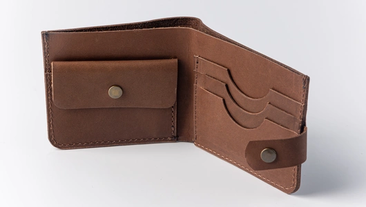 Кошелёк из натуральной кожи на застёжке, цвет коричневый