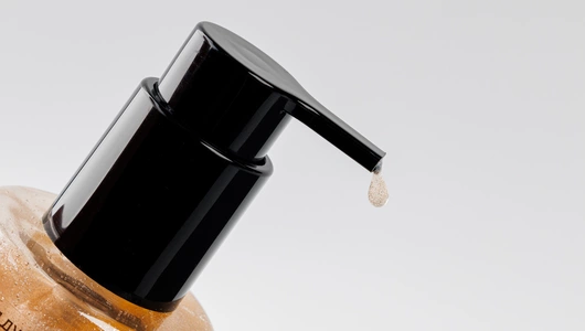 Гель для душа увлажняющий "Нежный лотос" с шиммером и AHA-кислотами