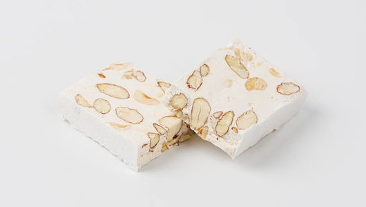 Туррон с миндалем и фундуком