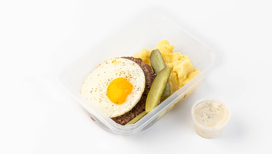 Бифштекс говяжий с яйцом и картофельным пюре ДК