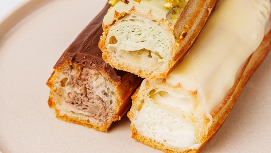 Ассорти эклеров "Ваниль, Фисташка, Шоколад"