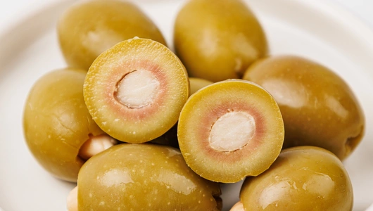 Оливки зеленые фаршированные миндалем, 120 г