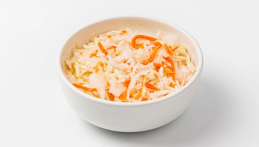 Капуста квашеная с морковью и яблоками Капуста квашеная с морковью и яблоками