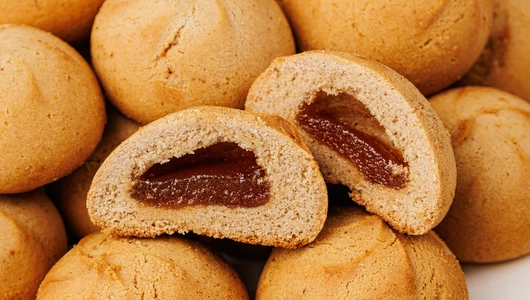 Пряники с яблочной начинкой на изомальте