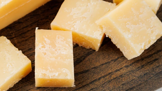 Сыр сверхтвердый "Grand Vyatka" Super Gold Сыр сверхтвердый "Grand Vyatka" Super Gold