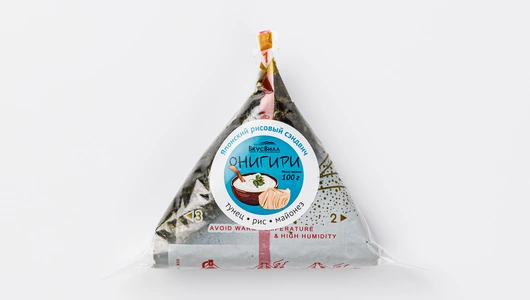 Онигири с тунцом в майонезе Онигири с тунцом в майонезе