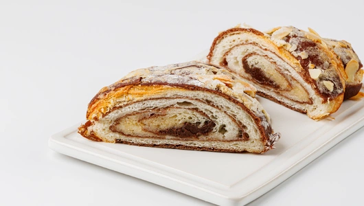 Круассан шоколадно-миндальный, 100 г