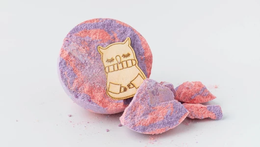 Бомбочка для ванны с игрушкой