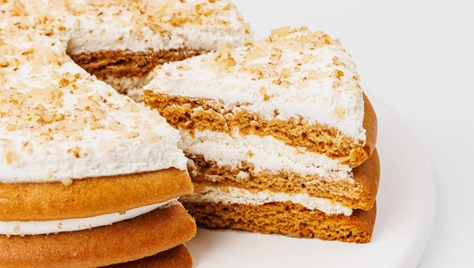 Торт "Медовый" со сметанным кремом