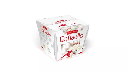 Конфеты Raffaello с цельным миндальным орехом в кокосовой обсыпке 150 г