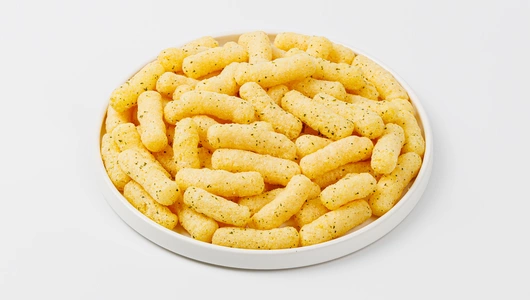 Снек кукурузный со вкусом "Сметана и зелень"