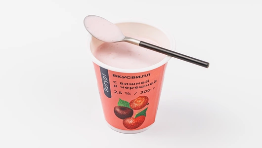 Йогурт с вишней и черешней 2,5%, 300 г Йогурт с вишней и черешней 2,5%, 300 г