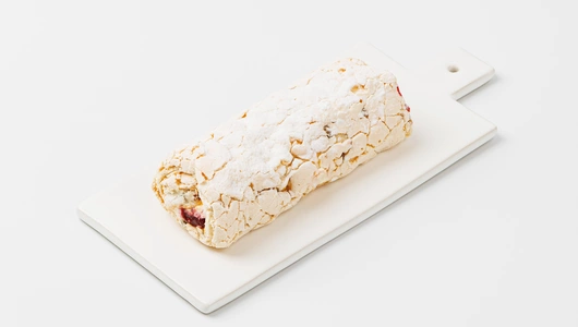 Рулет фисташковый с малиной Рулет фисташковый с малиной