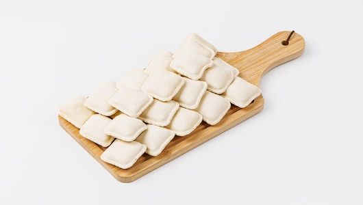 Равиоли с сыром пармезан и шпинатом