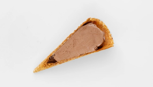 Пломбир шоколадный в вафельном рожке