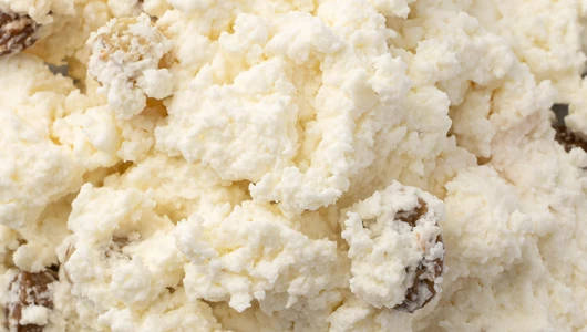 Творог с изюмом без доб. сахара 9%, 90 г Творог с изюмом без доб. сахара 9%, 90 г