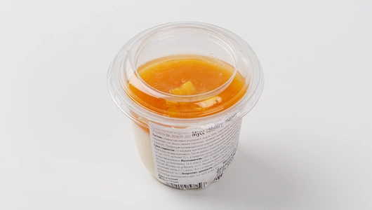 Десерт мусс сливочный "Манго-маракуйя", кафе