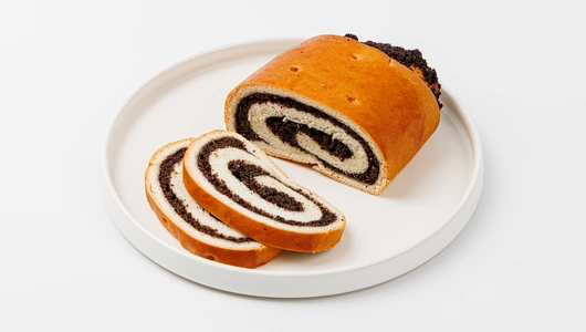 Рулет с маковой начинкой, половинка