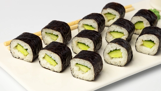 Ролл с огурцом