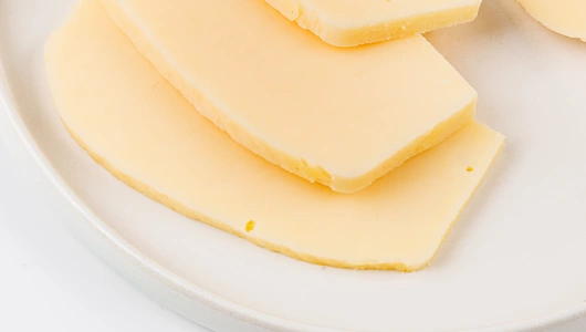 Сыр полутвердый "Маасдам" высокобелковый