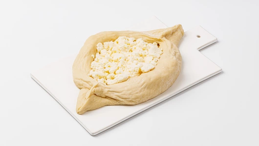 Хачапури "По-аджарски" с сырными бортиками, зам.