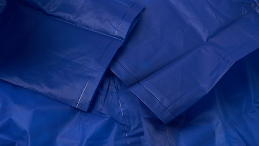 Плащ-дождевик с капюшоном на кнопках (взрослый), в ассортименте