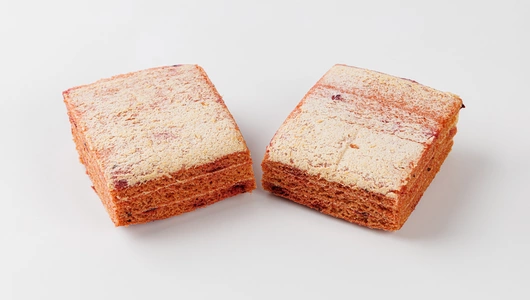 Батончик из белевской яблочной пастилы с брусникой