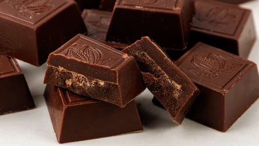 Шоколад горький с красным сицилийским апельсином