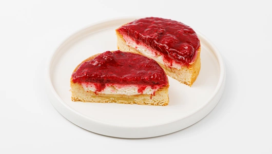 Тарталетка малиновая с сырным кремом