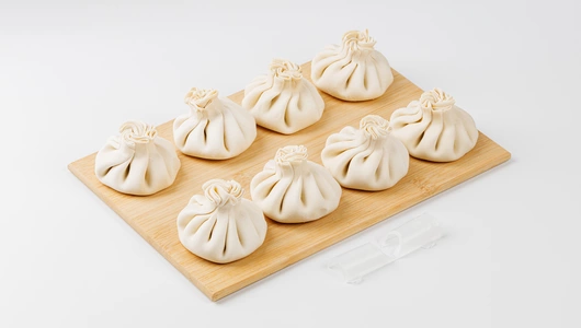 Хинкали ручной лепки с говядиной и свининой