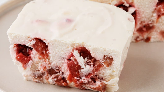 Запеканка творожная с клубникой без добавленного сахара