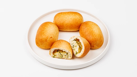 Пирожки с яйцом и зеленым луком, 4 шт