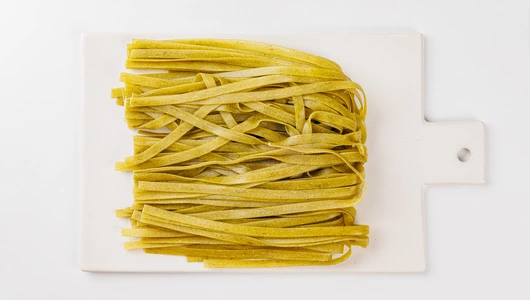 Паста свежая "Феттучине" с яйцом и шпинатом Паста свежая "Феттучине" с яйцом и шпинатом