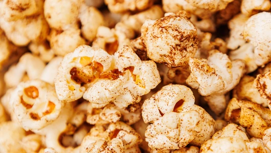 Попкорн со вкусом "Булочка с корицей"