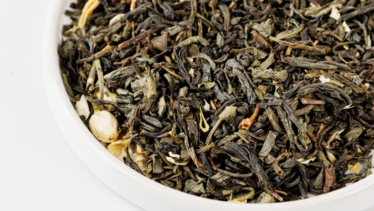 Чай зеленый с цветками жасмина Чай зеленый с цветками жасмина