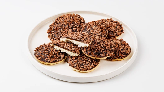 Печенье с апельсиновым мармеладом и шоколадом