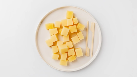 Сыр твёрдый "Пармезан" кубики 6 мес. 100 г Сыр твёрдый "Пармезан" кубики 6 мес. 100 г