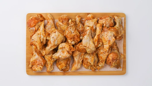 Крылышки цыпленка-бройлера в чесночном маринаде