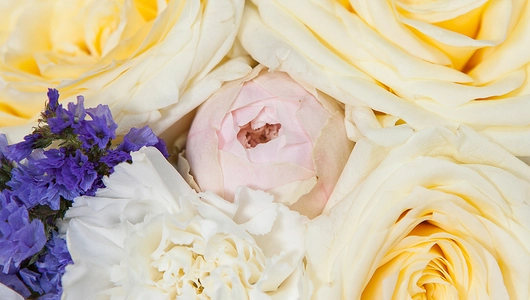 Букет "Цветочное озеро"