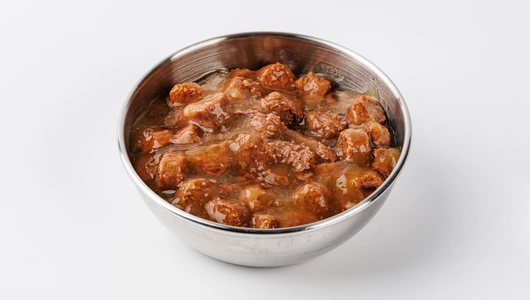 Корм влажный для взрослых кошек мясные кусочки с ягнёнком в соусе, 85 гр Корм влажный для взрослых кошек мясные кусочки с ягнёнком в соусе, 85 гр