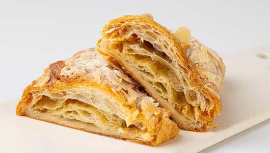Круассан миндальный, кафе рег