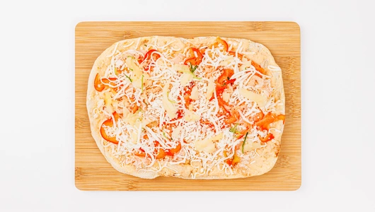 Пицца римская "Гавайская" с курицей, ананасами и соусом манго, зам.