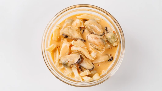 Ассорти из кальмара и мидий в соусе "Том Ям", 200 г Ассорти из кальмара и мидий в соусе "Том Ям", 200 г