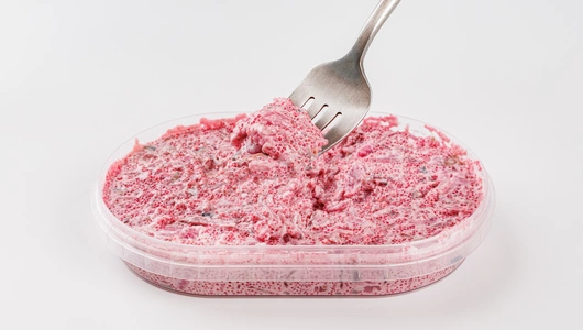 Сельдь тихоокеан. кусочки с икрой со свеклой в майонезе., 180 г Сельдь тихоокеан. кусочки с икрой со свеклой в майонезе., 180 г