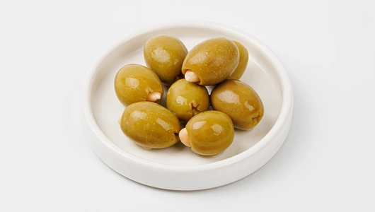 Оливки зеленые фаршированные миндалем, 120 г