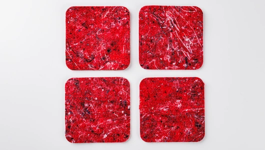 Набор подстаканников из переработанного текстиля (4 шт) красного цвета