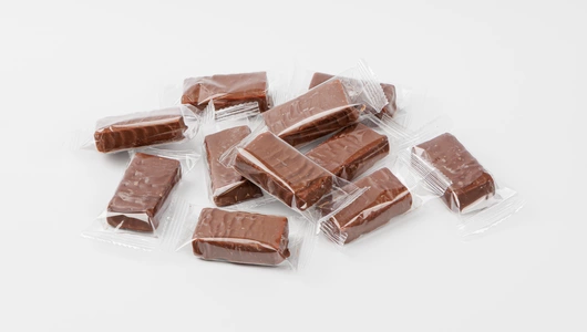 Конфеты суфле с черной смородиной в молочном шоколаде, ВЕС Конфеты суфле с черной смородиной в молочном шоколаде, ВЕС