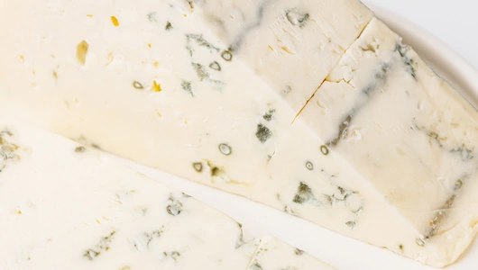 Сыр с голубой плесенью "ДорБлю", 100 г