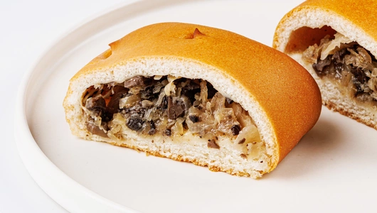 Пирожок постный с&nbsp;капустой и&nbsp;грибами, кафе
